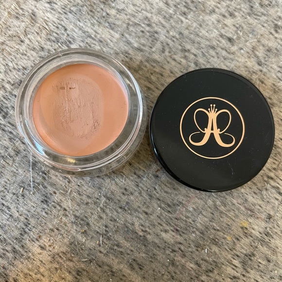 🌻2 for 13$🌻 ABH Waterproof cream in Honey - Picture 3 of 3
